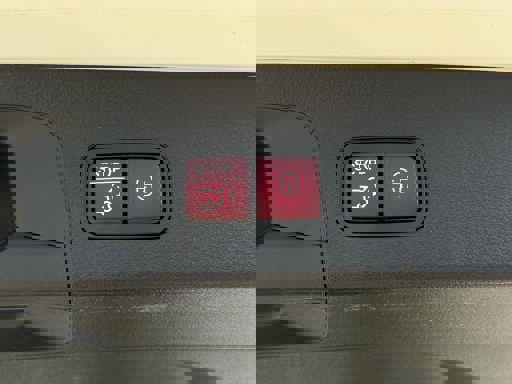 Used 2022 Mercedes-Benz GLS 450 4MATIC image 21