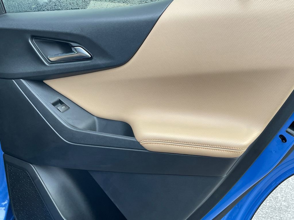 Used 2025 Chevrolet Equinox ACTIV w/ Convenience Package III image 16