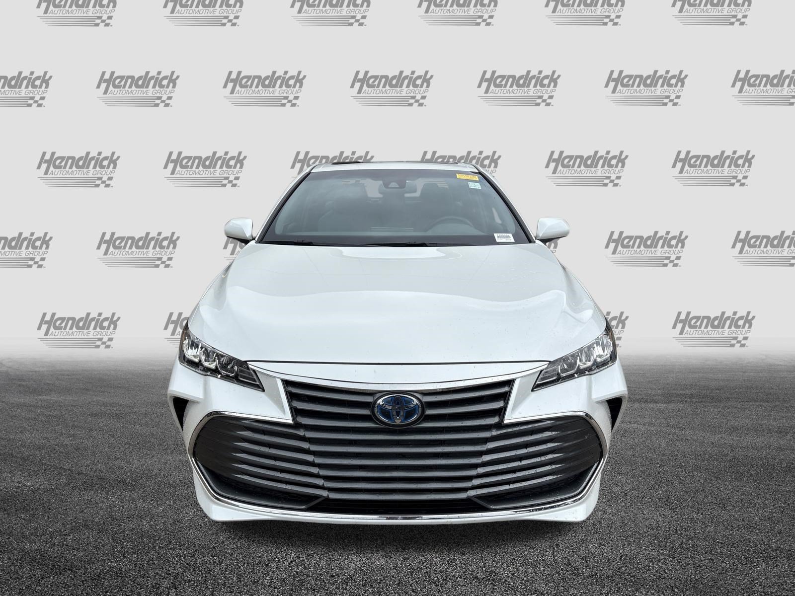 Used 2021 Toyota Avalon XLE w/ Moonroof Package FWD image 3