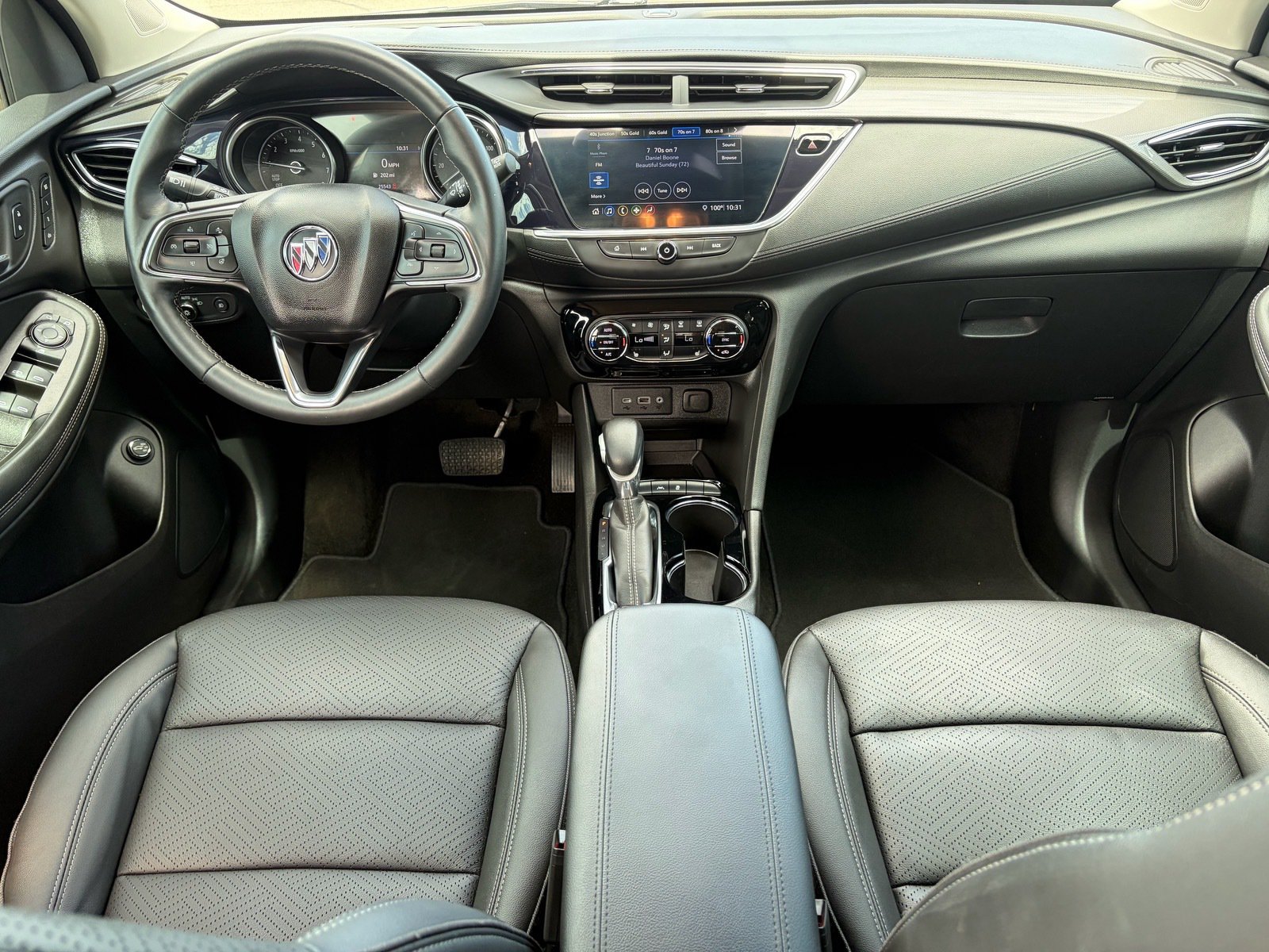 Used 2023 Buick Encore GX Essence w/ Experience Buick Package FWD image 27