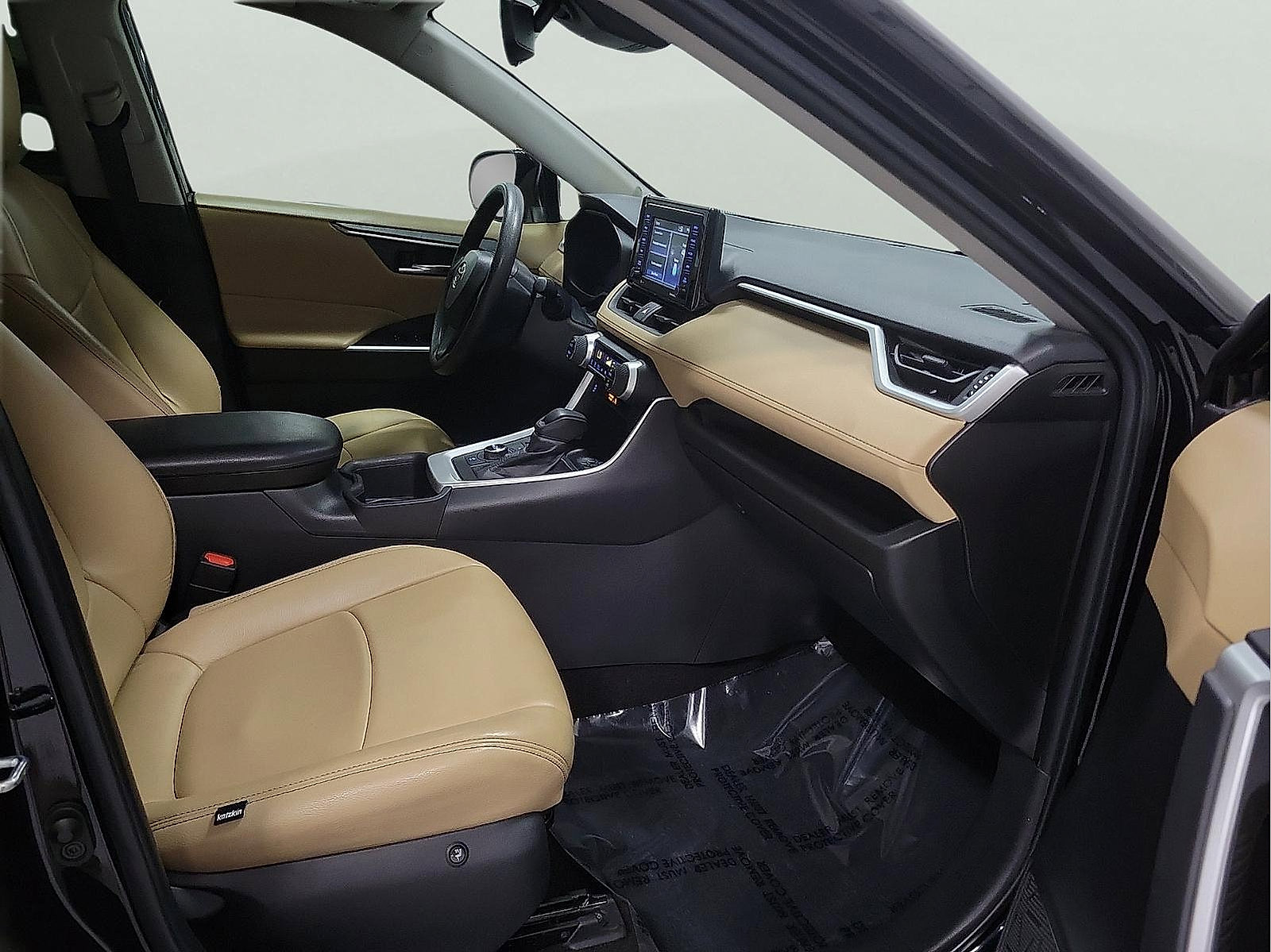 Certified 2022 Toyota RAV4 XLE w/ Convenience Package image 19