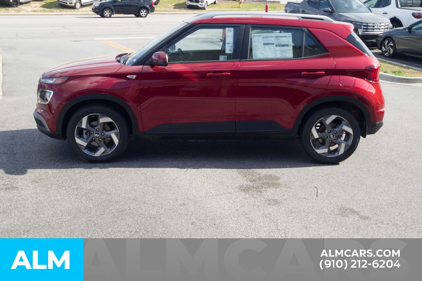 Used 2025 Hyundai Venue SEL image 10