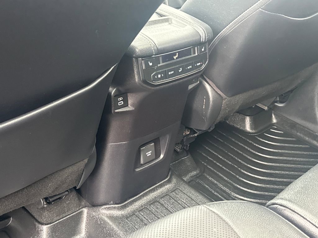 Used 2024 Toyota Grand Highlander Limited image 37