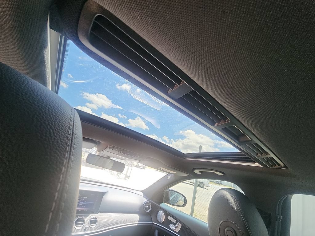 Used 2018 Mercedes-Benz E 300 image 26