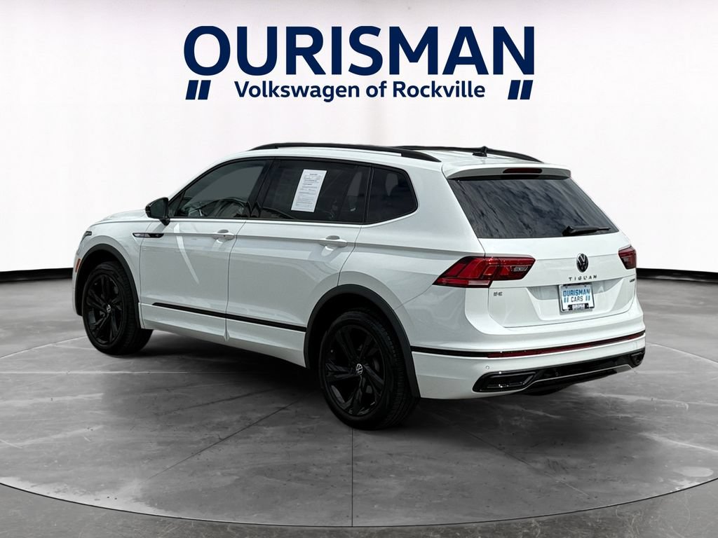 Used 2024 Volkswagen Tiguan SE R-Line AWD/4WD image 4