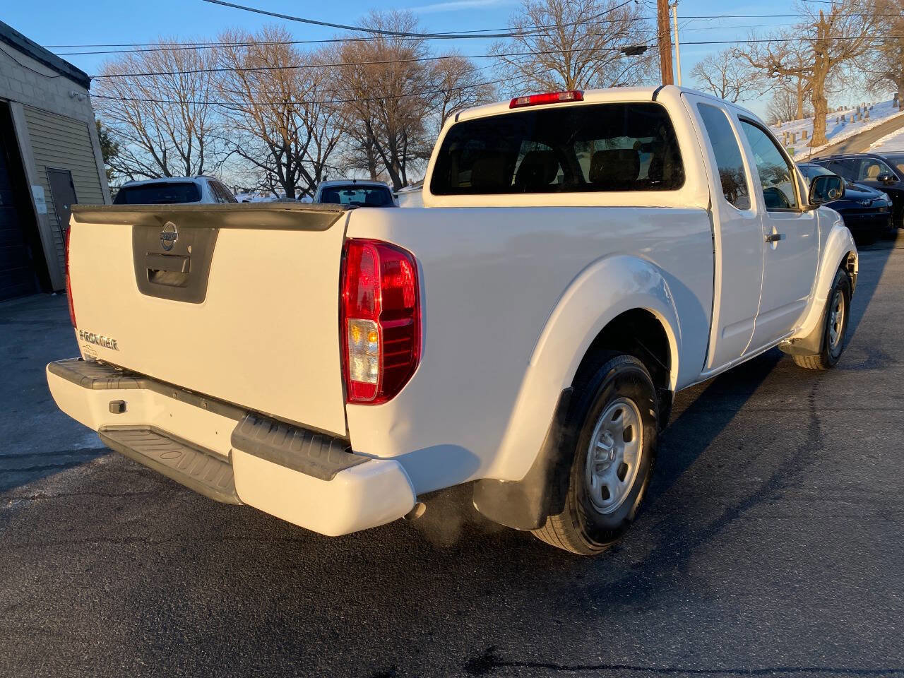 Used 2018 Nissan Frontier S image 3