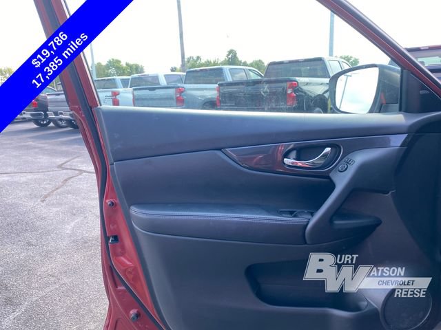 Used 2020 Nissan Rogue S FWD image 12