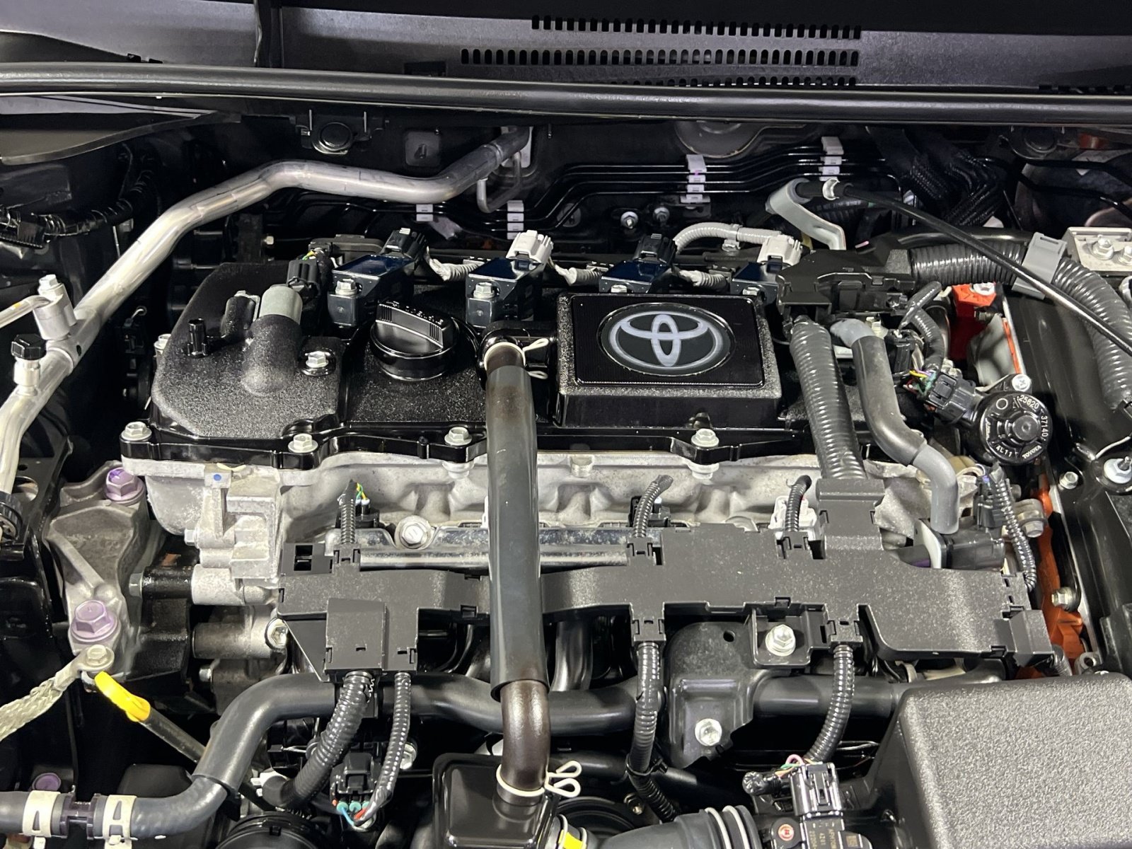 Used 2025 Toyota Corolla LE AWD/4WD image 30