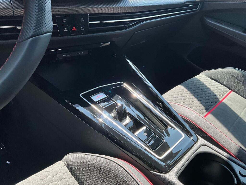 New 2026 Volkswagen GTI SE FWD image 19
