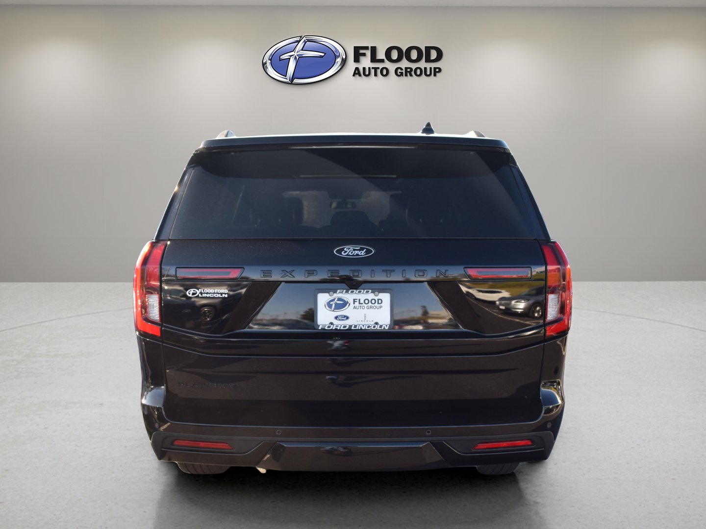 Used 2025 Ford Expedition Platinum w/ Stealth Performance Package image 5