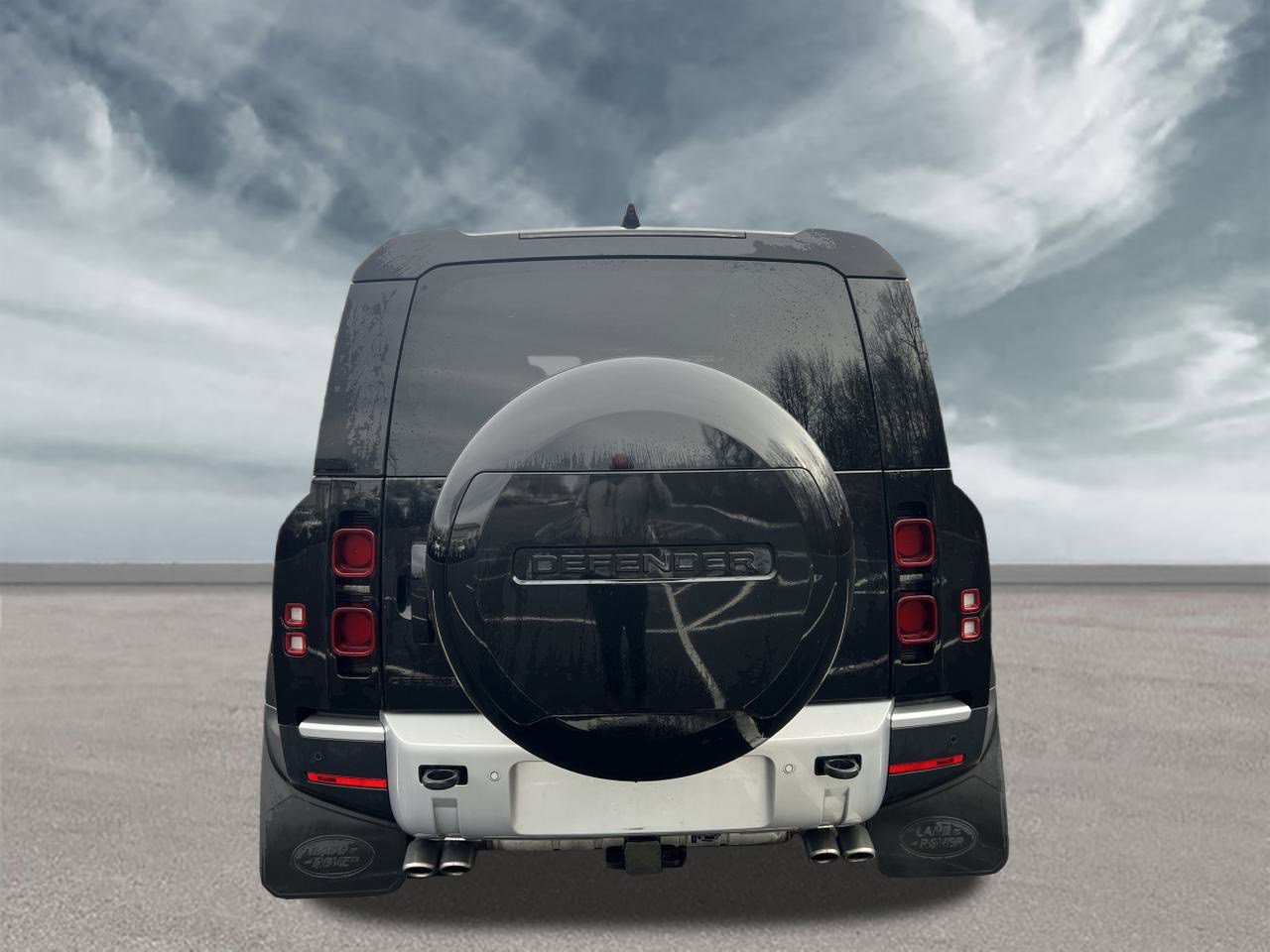 Certified 2024 Land Rover Defender 110 SE image 4