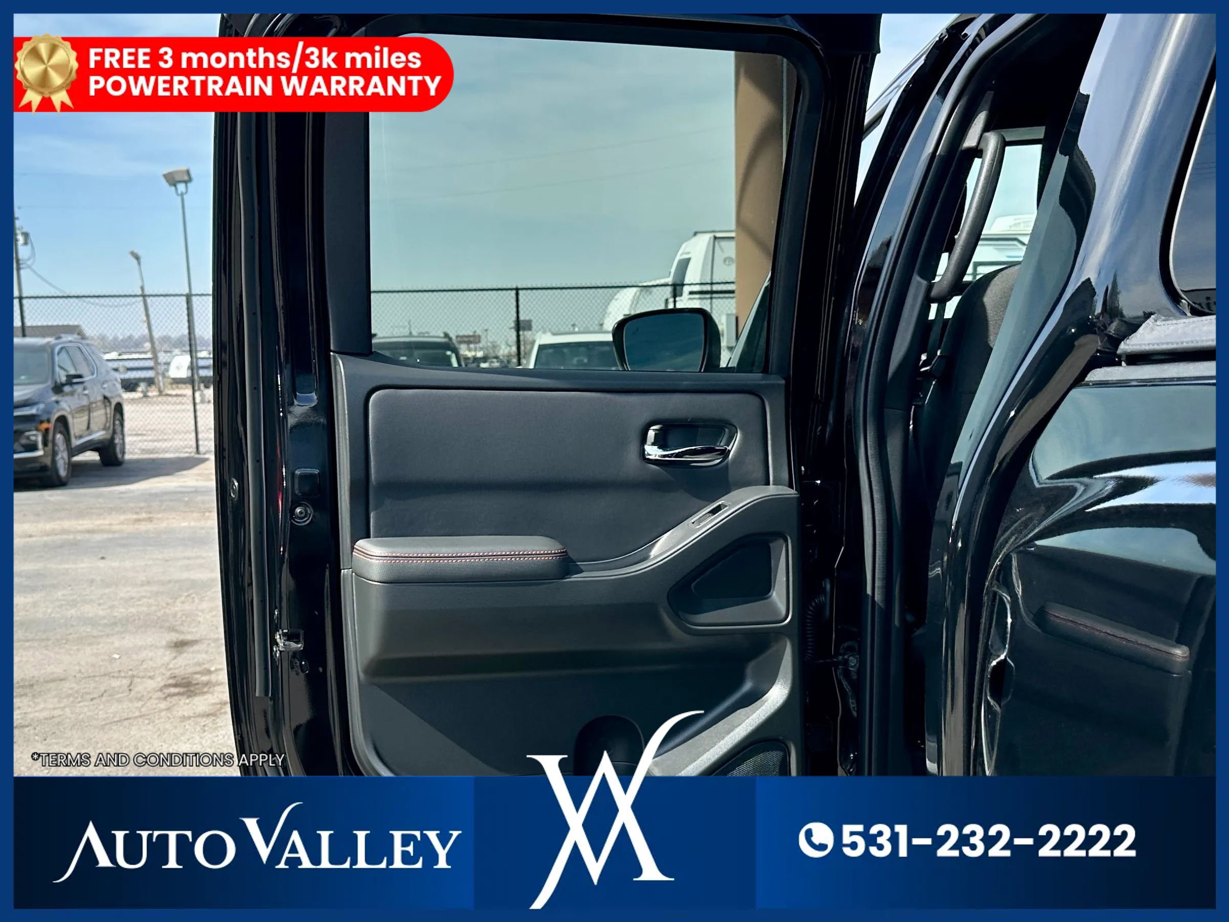 Used 2024 Nissan Frontier PRO-4X w/ Technology Package image 16