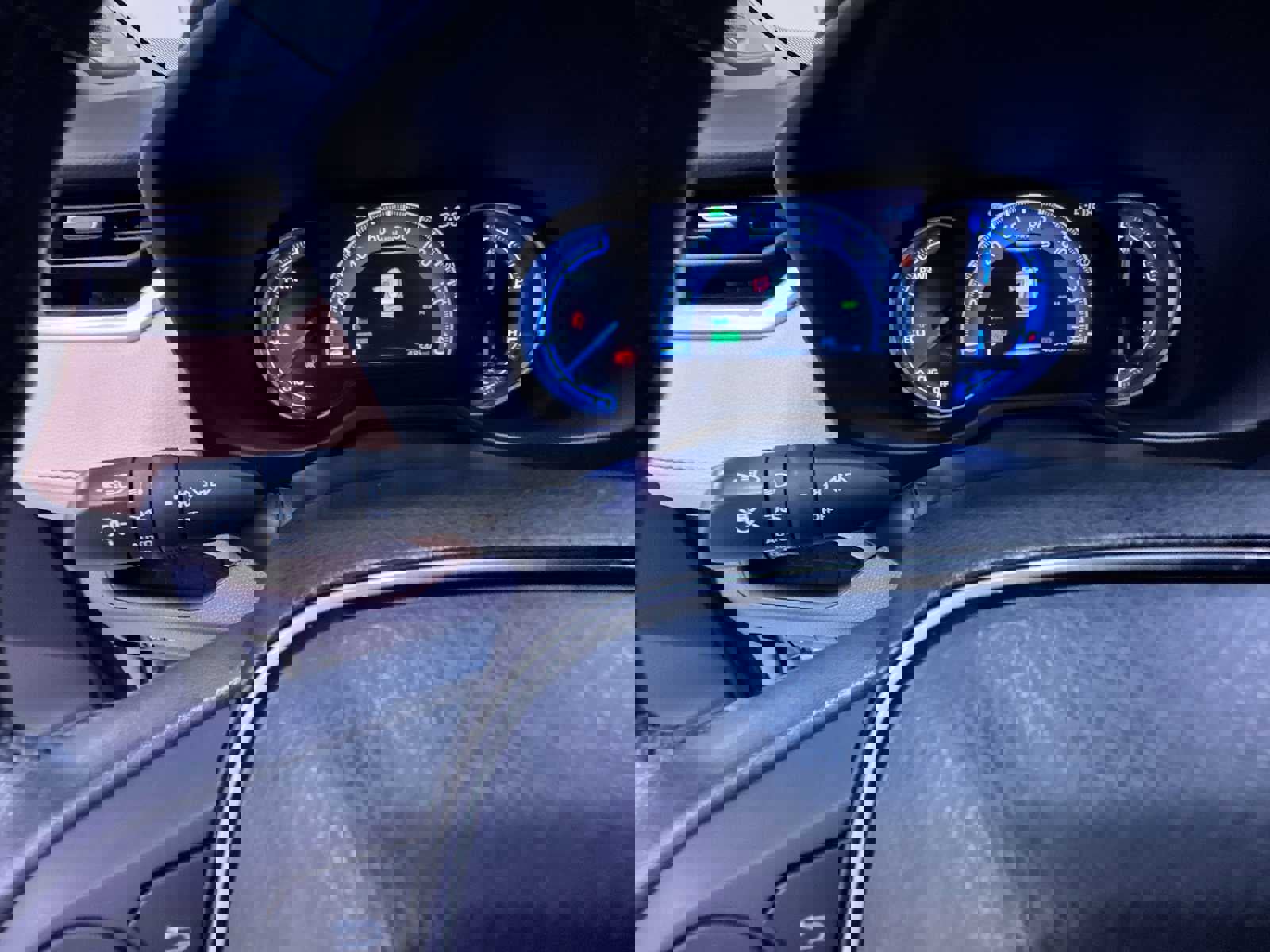 Used 2022 Toyota RAV4 Limited image 18