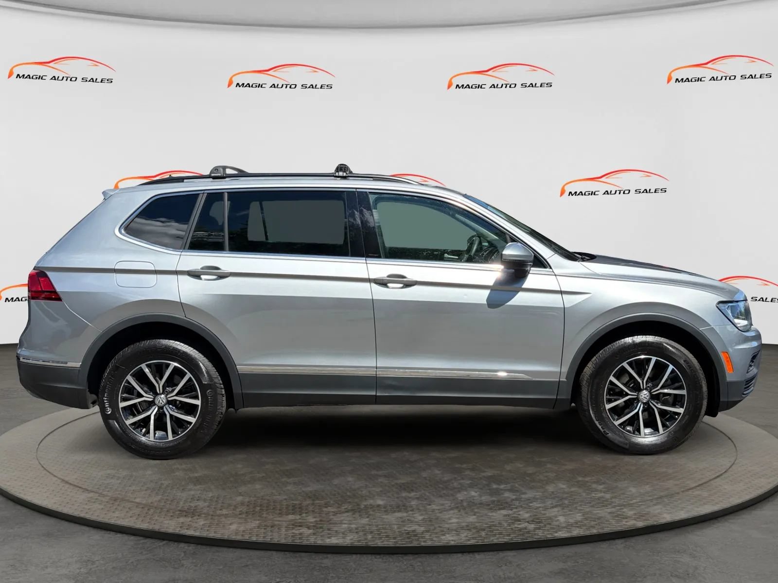 Used 2021 Volkswagen Tiguan SE AWD/4WD image 6