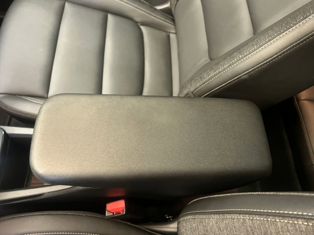 Used 2023 Chevrolet TrailBlazer ACTIV w/ Sun and Liftgate Package AWD/4WD image 31
