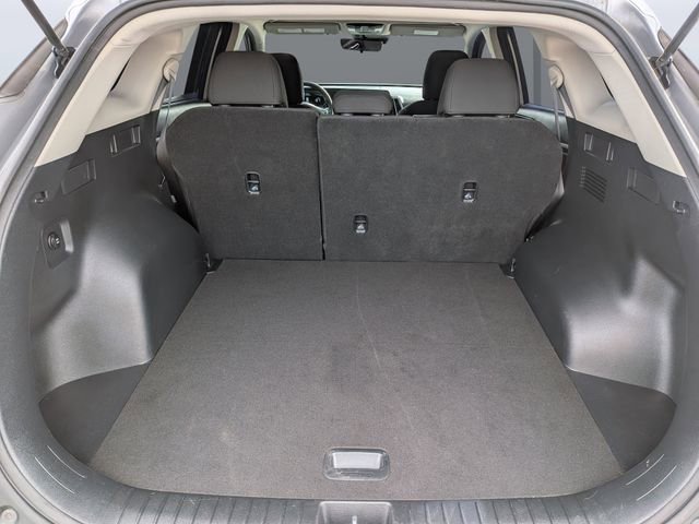 Used 2025 Kia Sportage LX image 11
