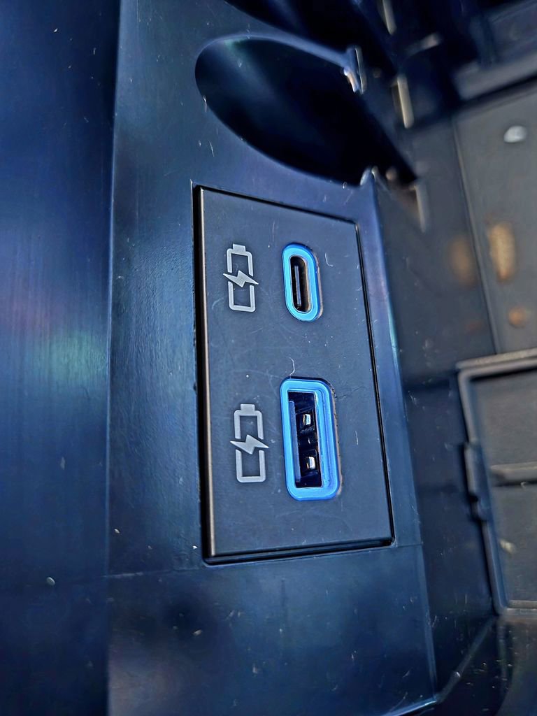 Used 2022 Toyota Tundra SR5 w/ SR5 Convenience Package image 21