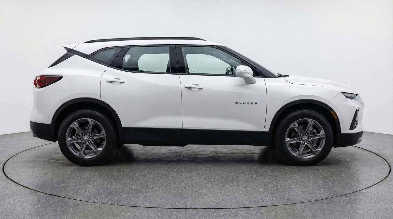 Used 2025 Chevrolet Blazer LT FWD image 11