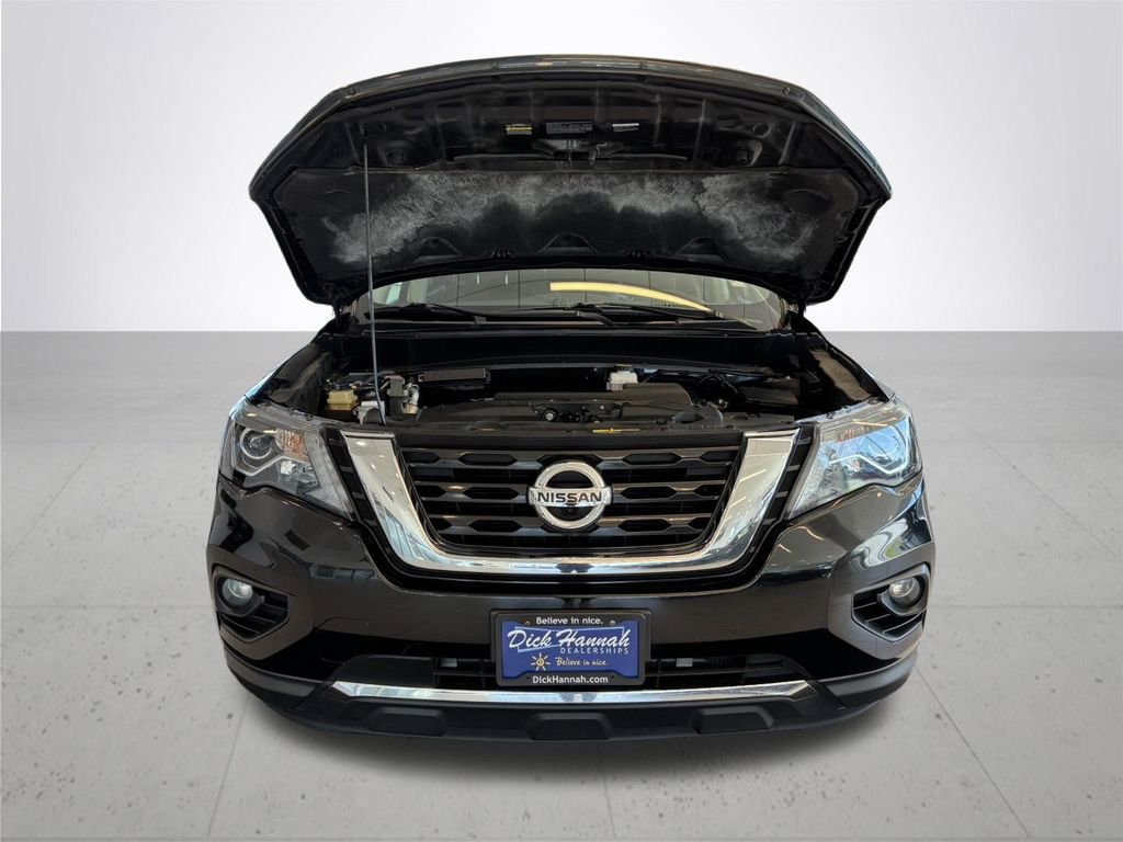 Used 2019 Nissan Pathfinder SL AWD/4WD image 4