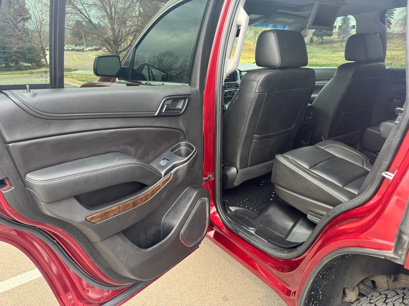 Used 2019 Chevrolet Tahoe LT w/ LT Signature Package image 9