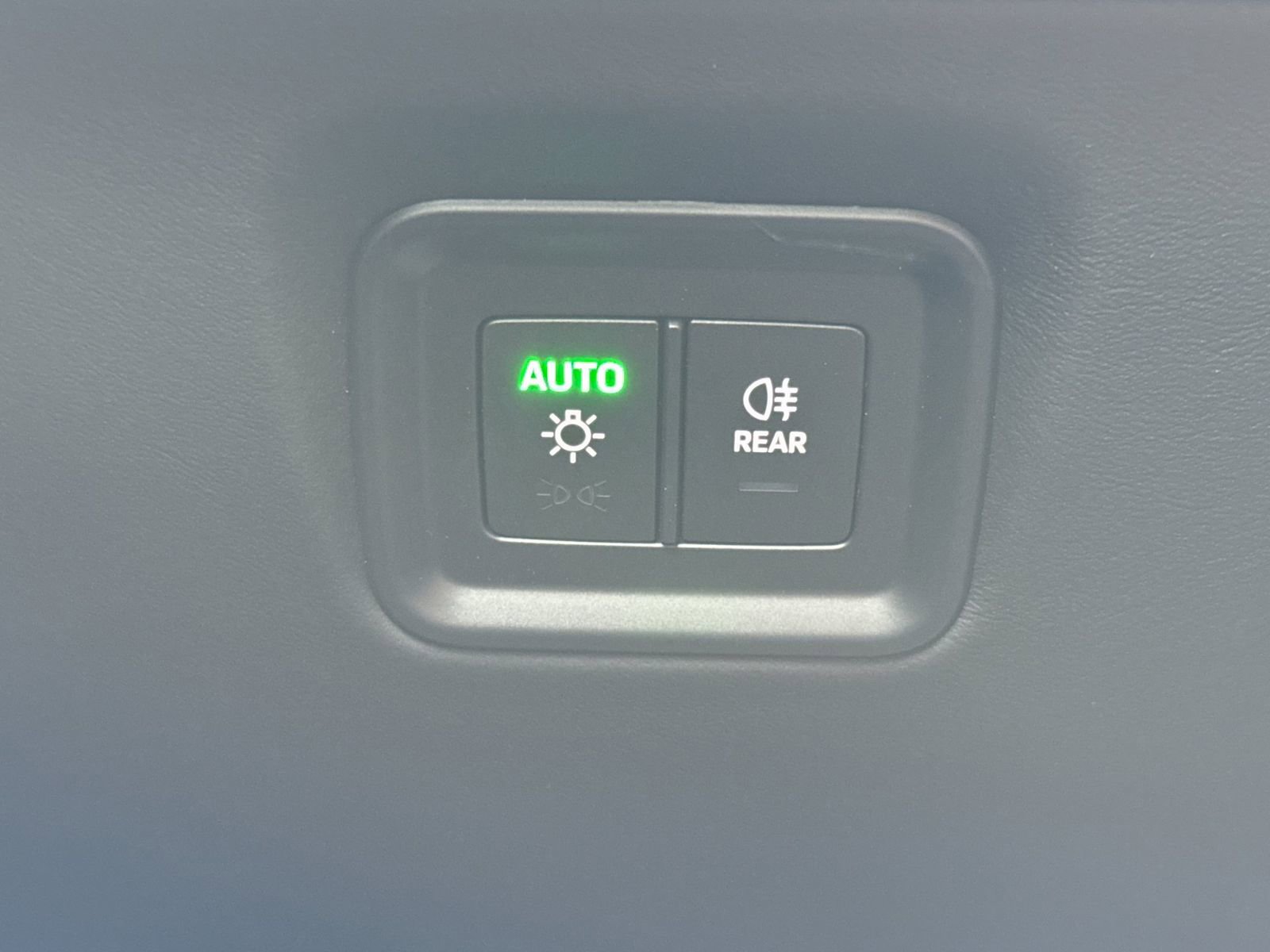 New 2026 Porsche Cayenne GTS image 33