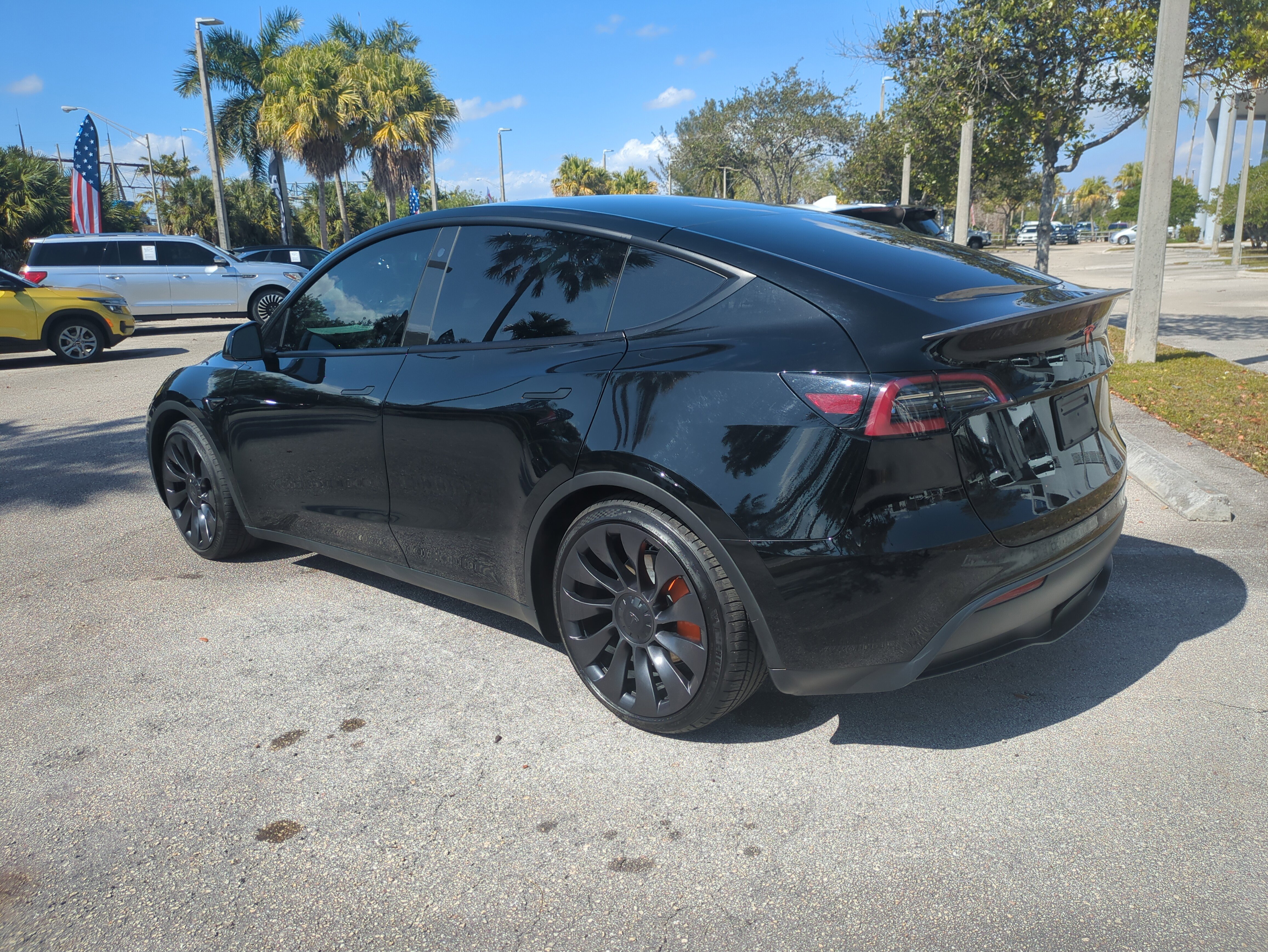 Used 2023 Tesla Model Y Performance image 7