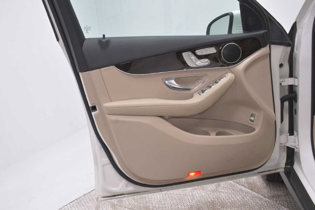 Used 2019 Mercedes-Benz GLC 300 image 25
