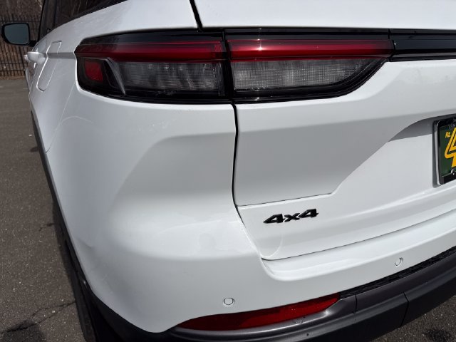 New 2026 Jeep Grand Cherokee Altitude AWD/4WD image 12