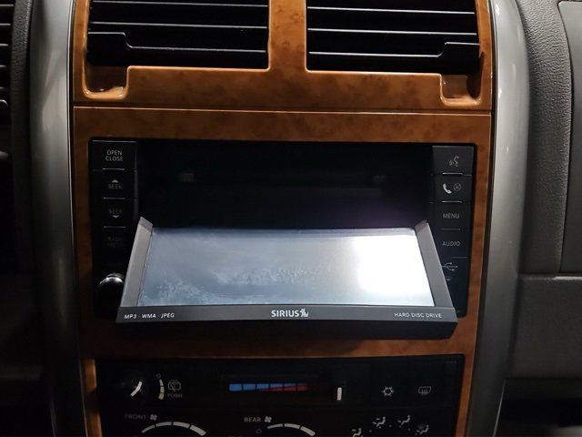 Used 2009 Chrysler Aspen Limited image 16