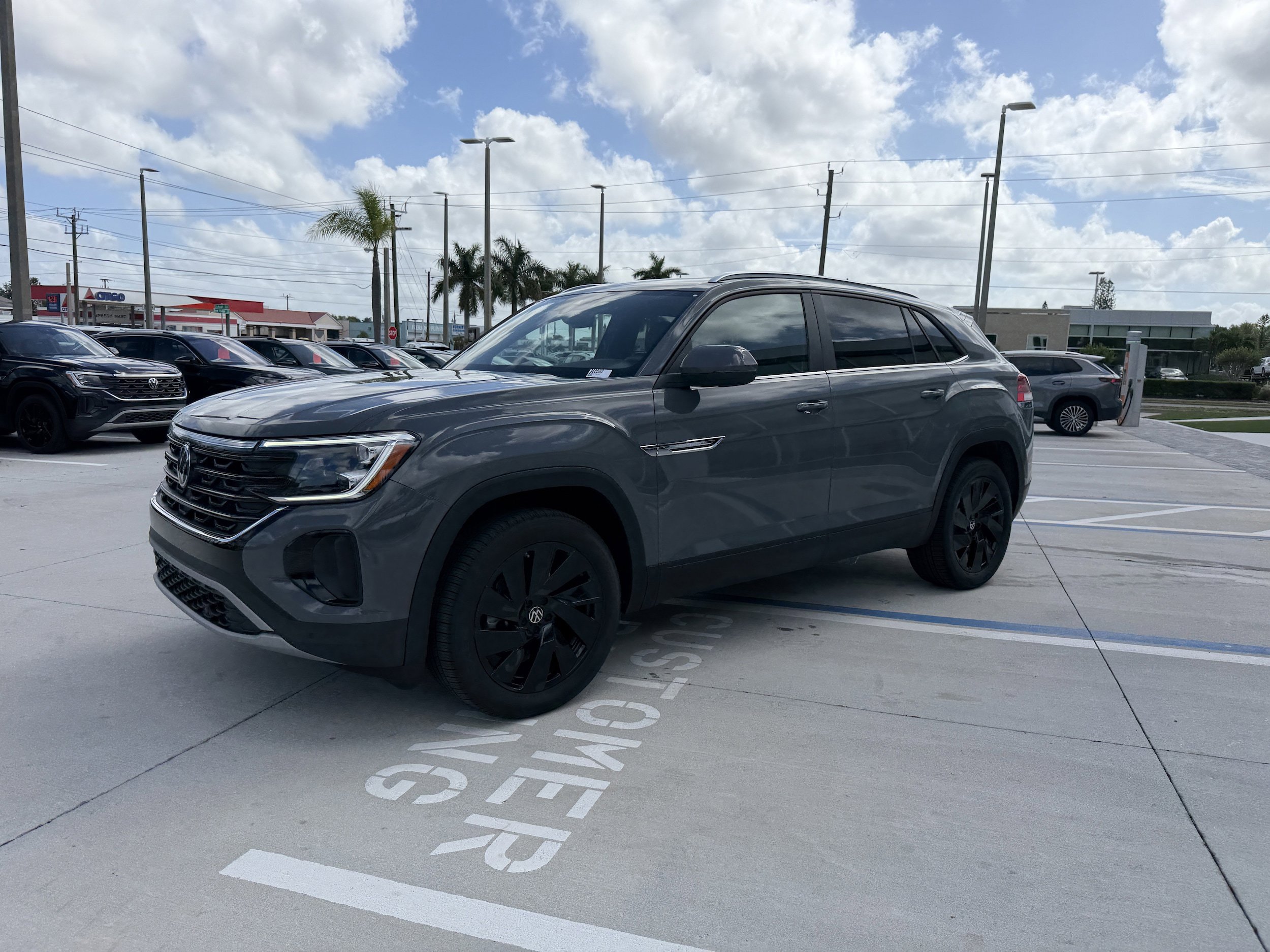 New 2026 Volkswagen Atlas Cross Sport SE FWD image 7