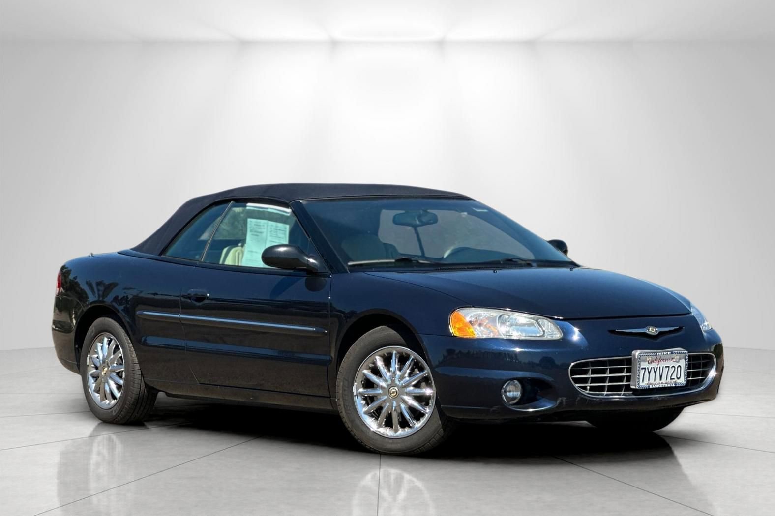 Used 2002 Chrysler Sebring Limited image 9