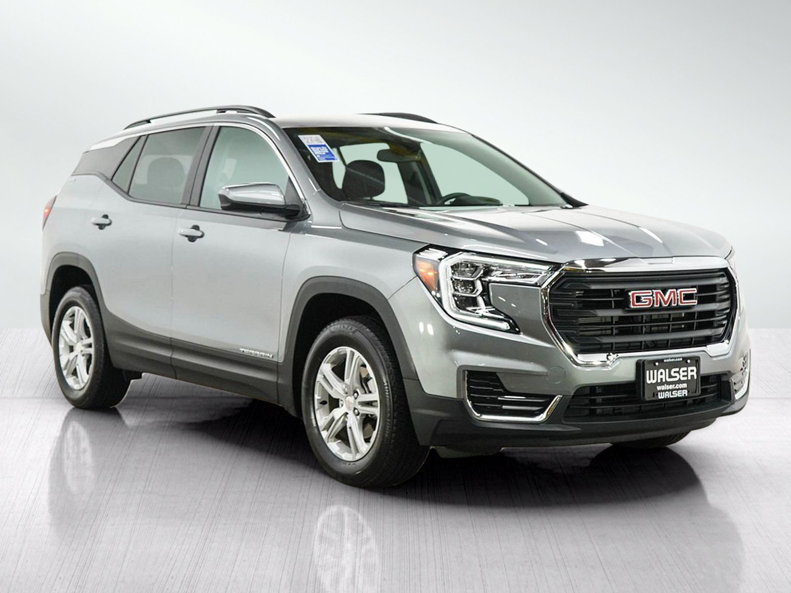 Used 2023 GMC Terrain SLE w/ Driver Convenience Package AWD/4WD image 7