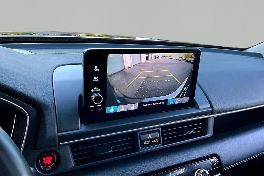 Used 2024 Honda Pilot Touring image 13