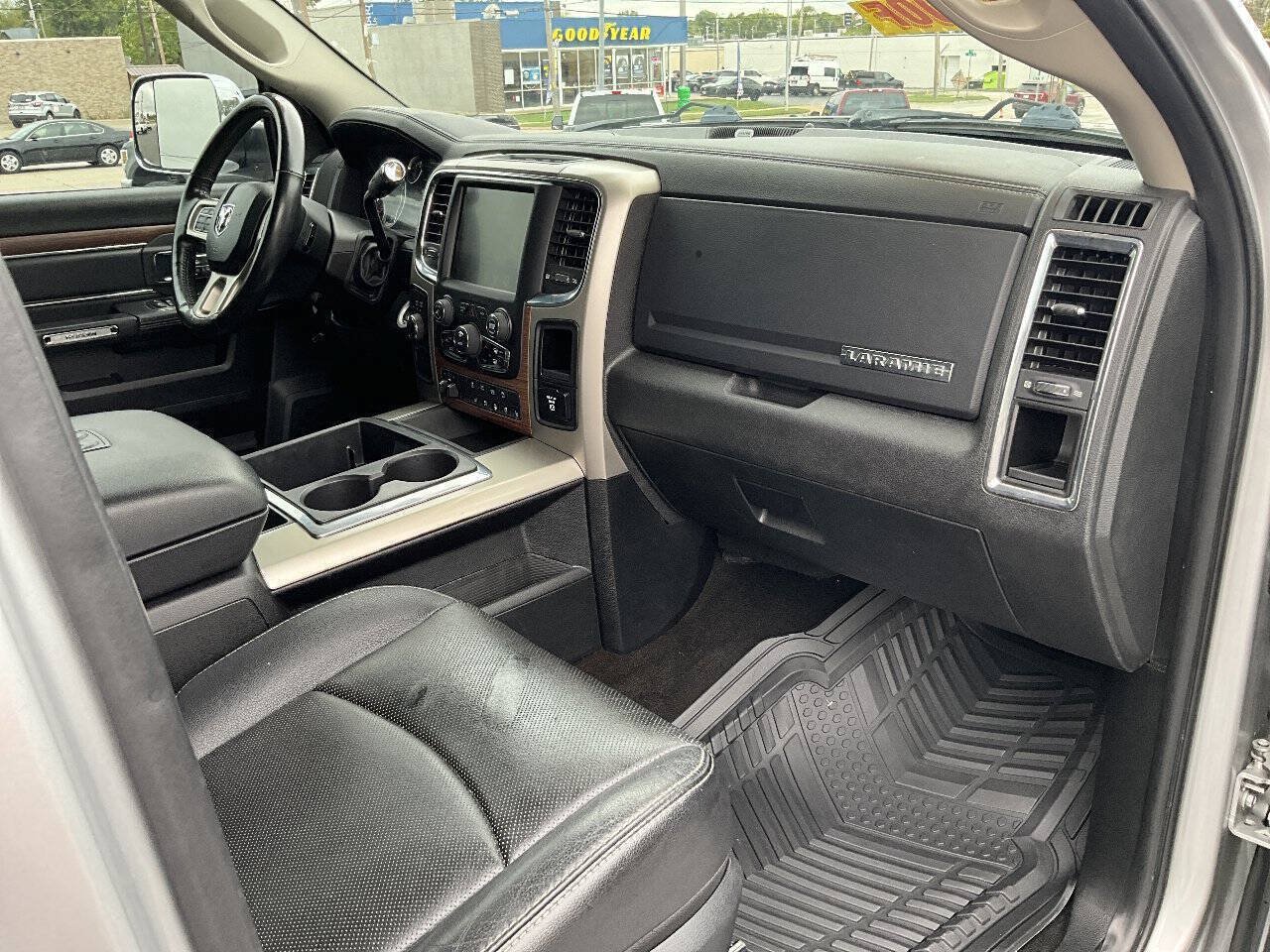 Used 2015 RAM 2500 Laramie w/ Convenience Group AWD/4WD image 31