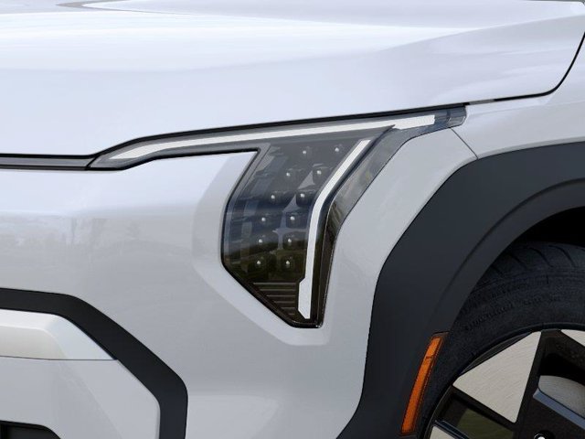 New 2027 Kia EV3 Wind FWD image 10