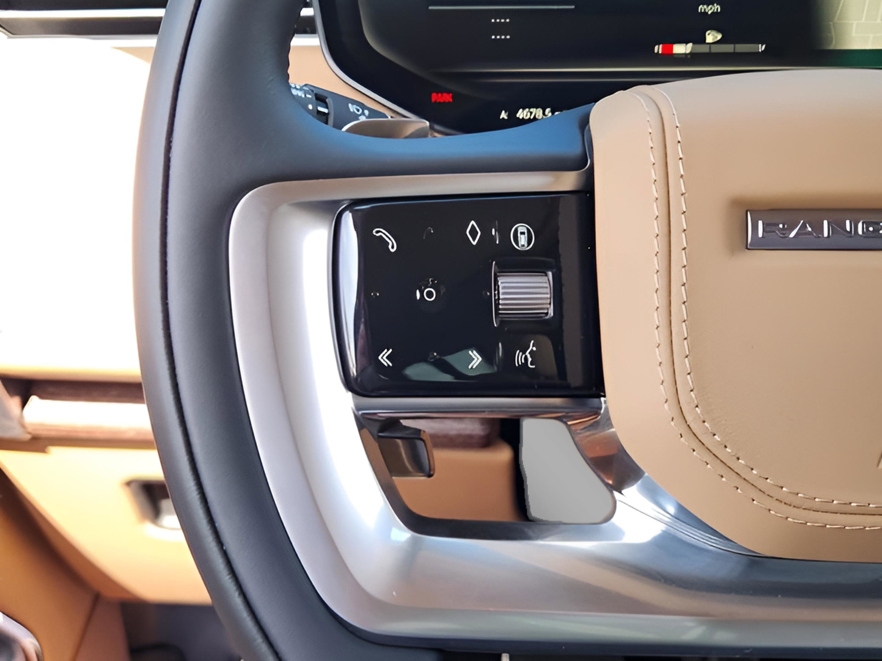 Certified 2025 Land Rover Range Rover SE image 25