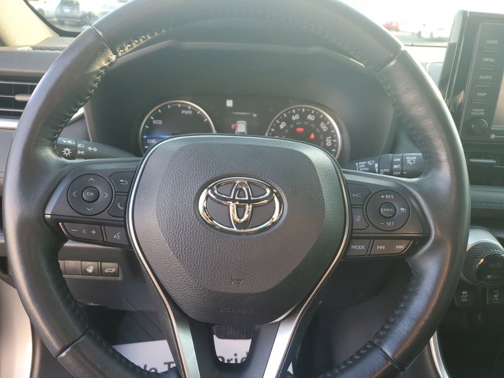 Used 2022 Toyota RAV4 SE w/ Convenience Package image 14