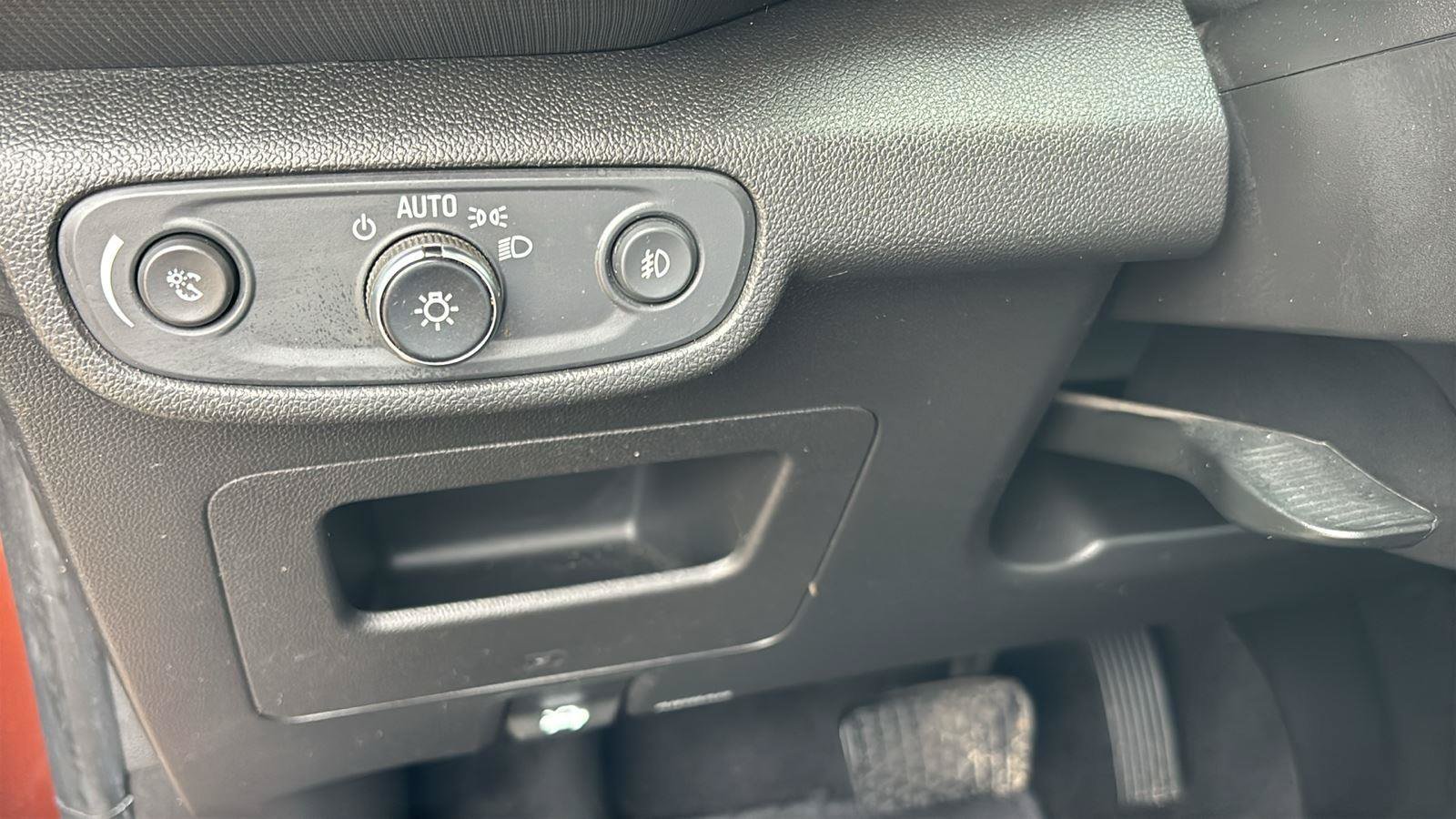 Used 2021 Chevrolet TrailBlazer ACTIV w/ Technology Package image 24