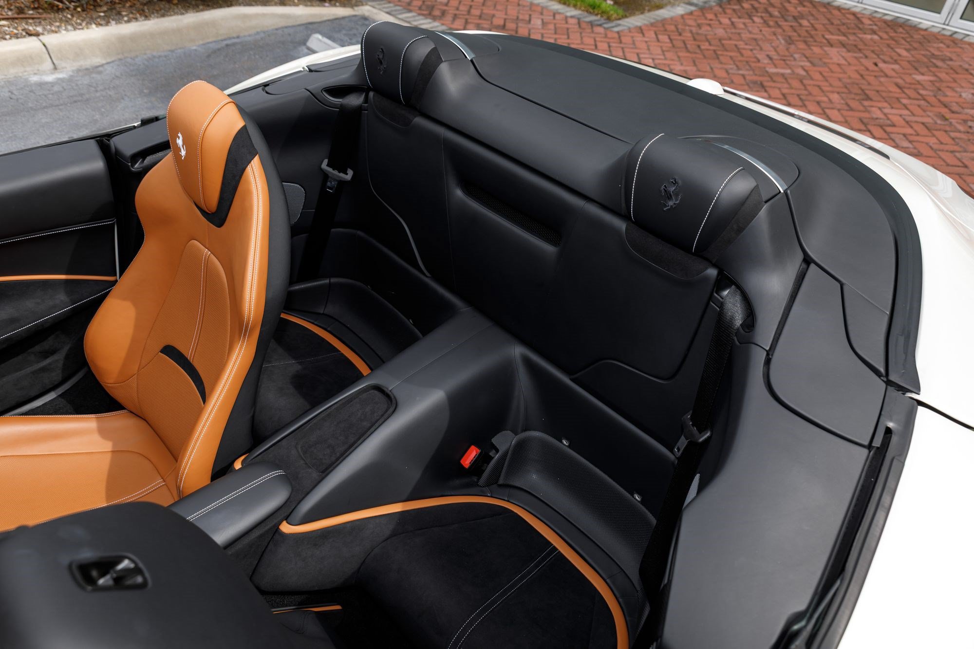 Used 2024 Ferrari Roma Spider RWD image 21