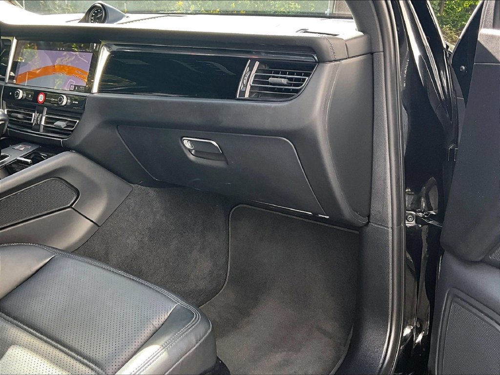 Certified 2023 Porsche Macan GTS AWD/4WD image 19