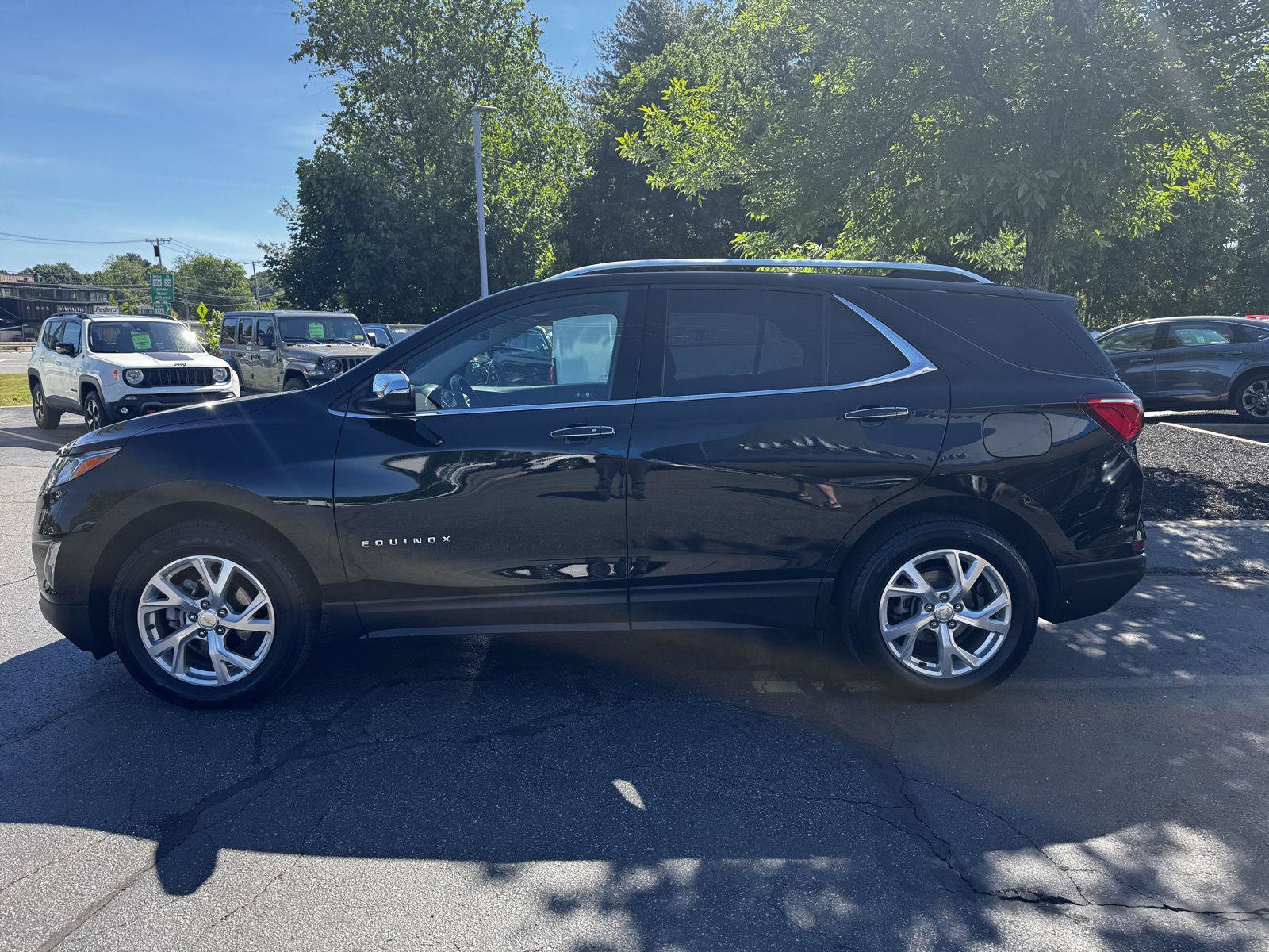 Used 2020 Chevrolet Equinox Premier AWD/4WD image 7