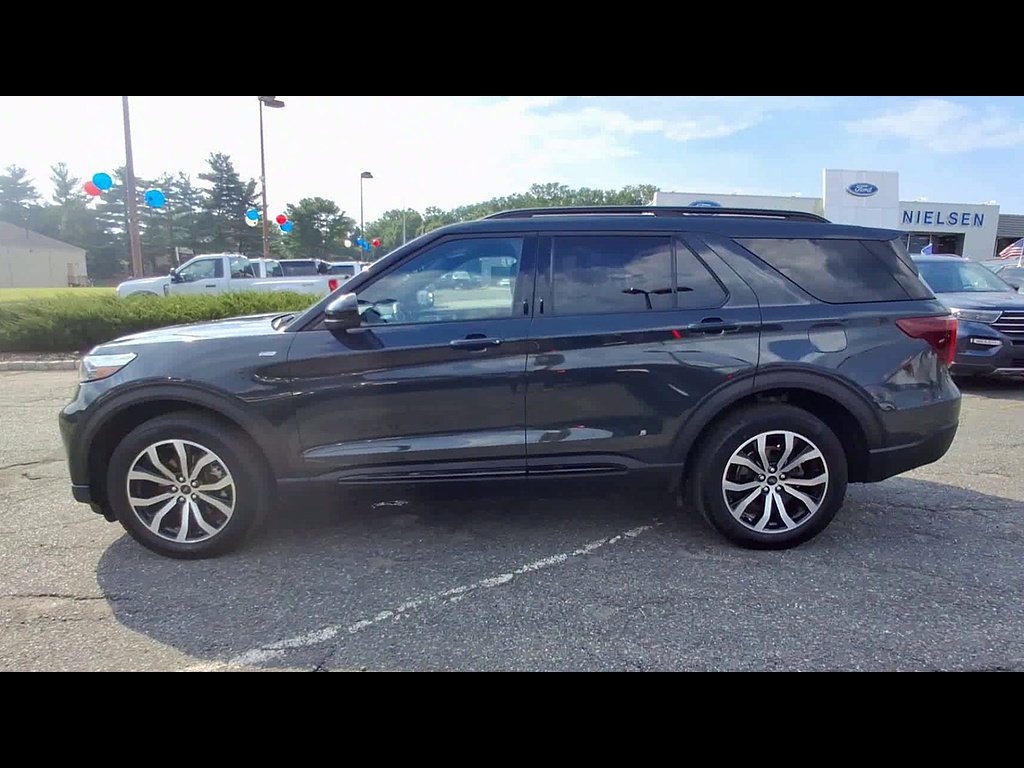 Used 2024 Ford Explorer ST-Line w/ Class IV Trailer Tow Package AWD/4WD image 5
