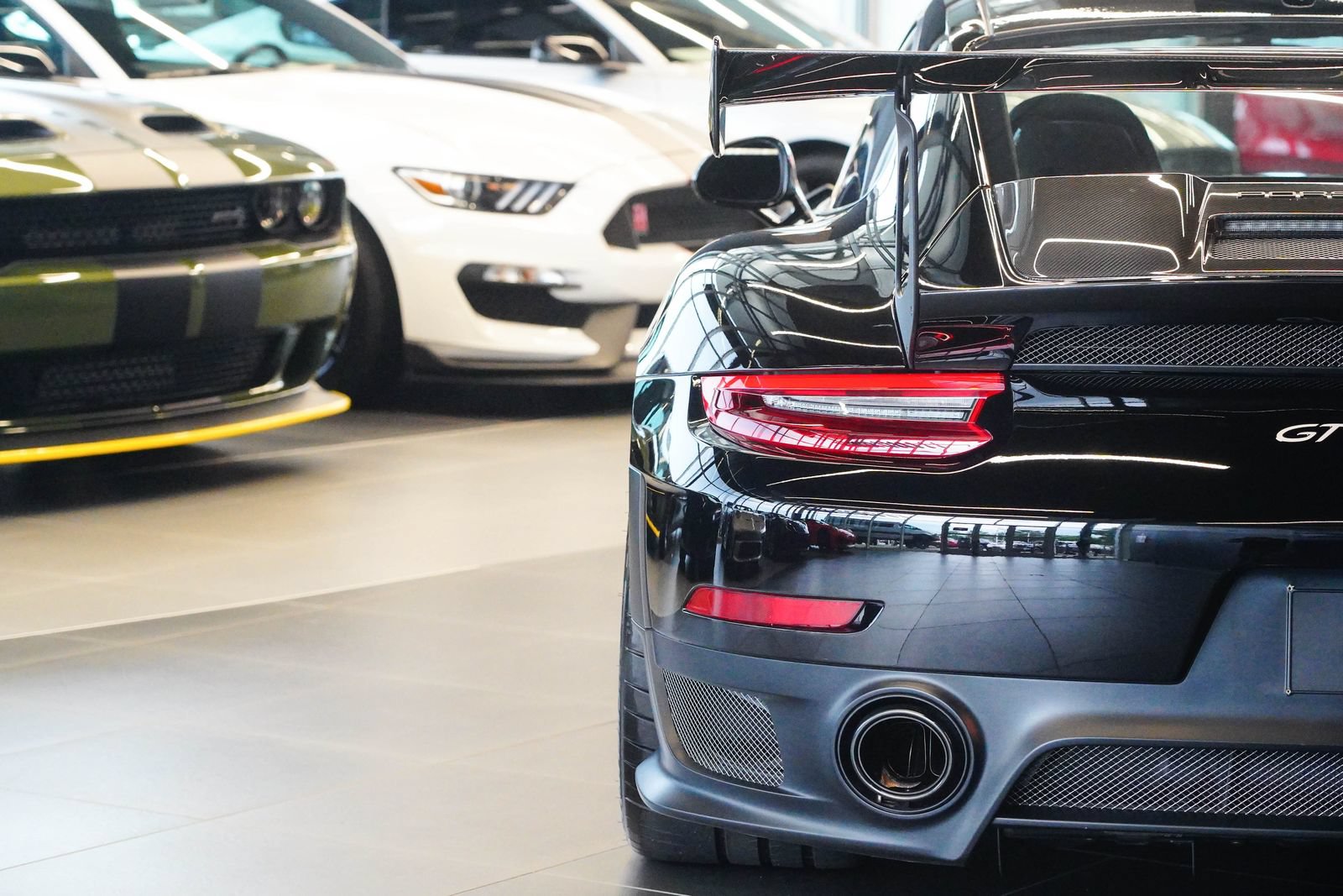 Used 2018 Porsche 911 GT2 RS w/ Weissach Package RWD image 12