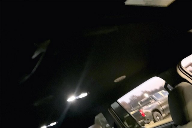 Used 2025 GMC Acadia Elevation image 28