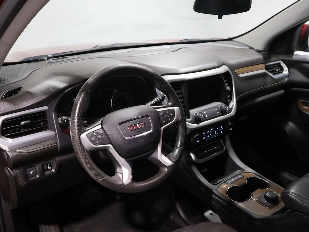 Used 2023 GMC Acadia SLE image 16