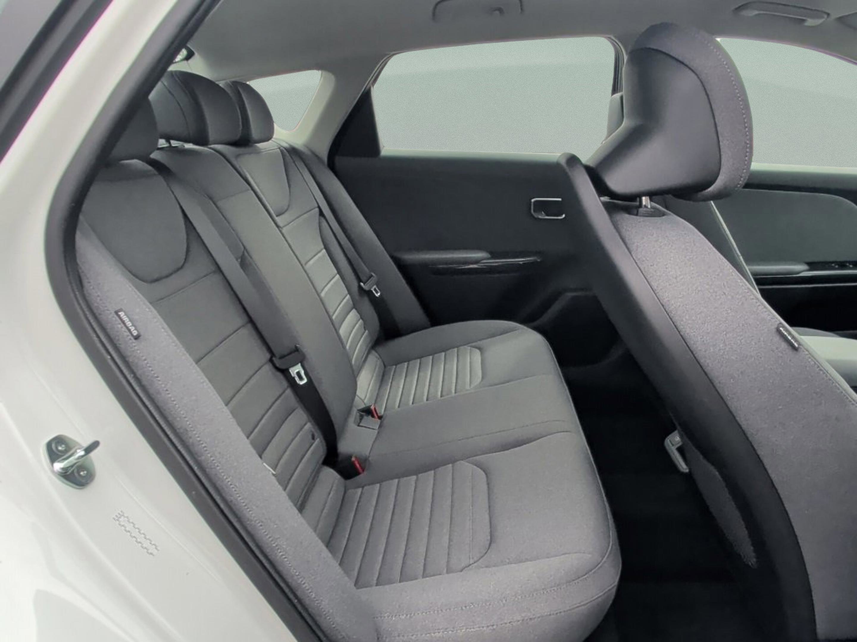 Used 2025 Kia K4 EX image 30