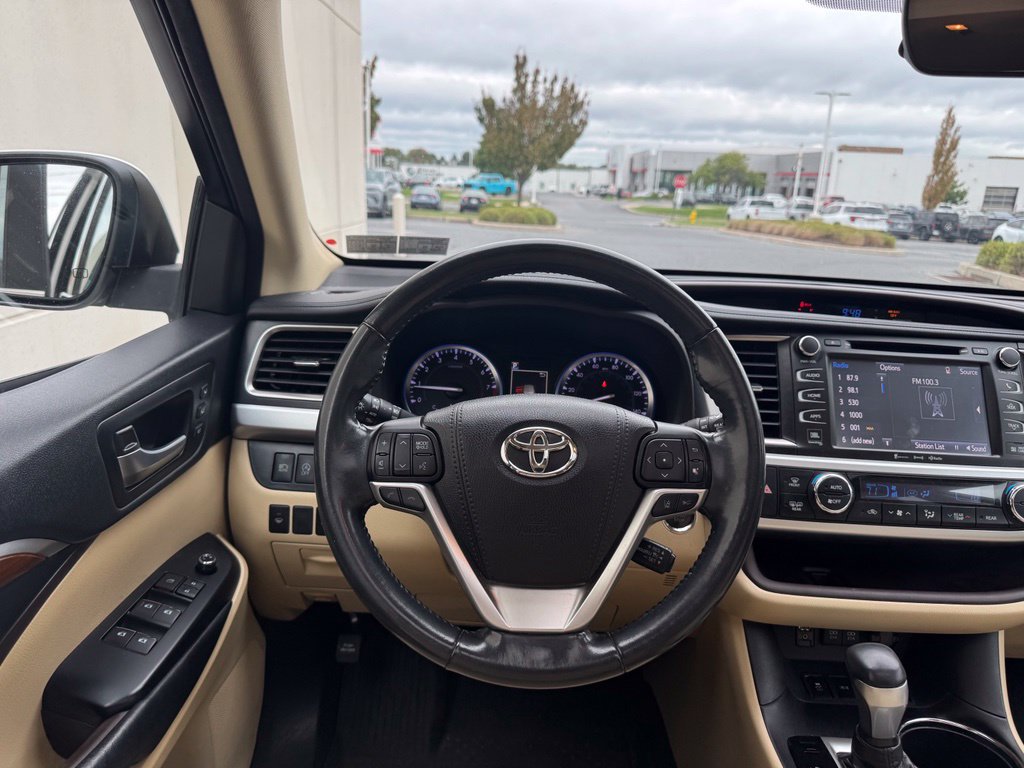 Used 2018 Toyota Highlander Limited AWD/4WD image 31