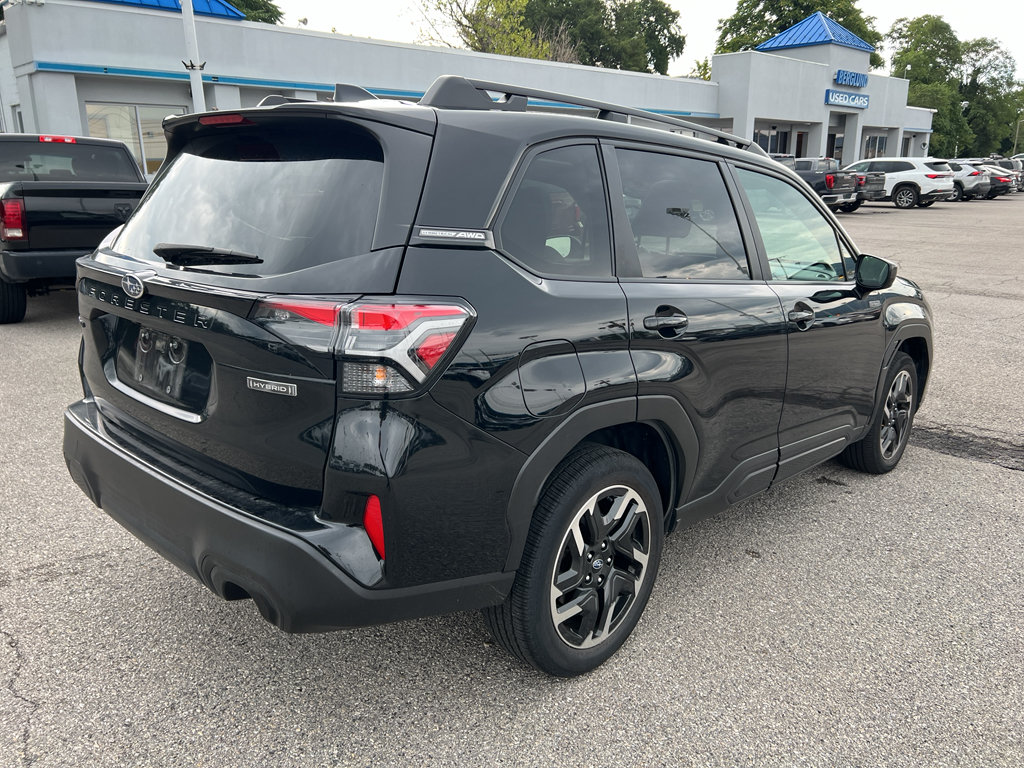 Used 2025 Subaru Forester Premium AWD/4WD image 5