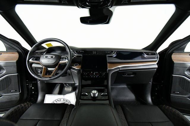 Used 2023 Jeep Grand Cherokee L Summit w/ High Altitude Package image 18