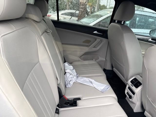 Used 2022 Volkswagen Tiguan SE R-Line FWD image 11